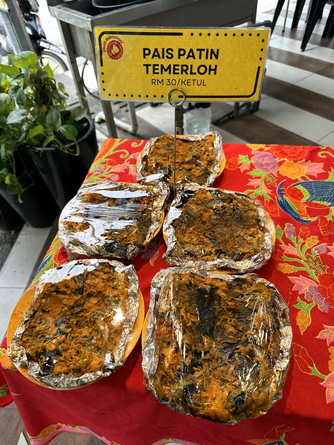 Nasi kerabu dan nasi dagang
